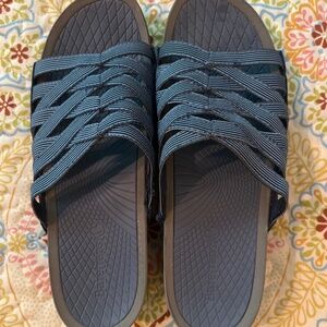 BareTraps Sandals Size 8 1/2 Blue Slip-on